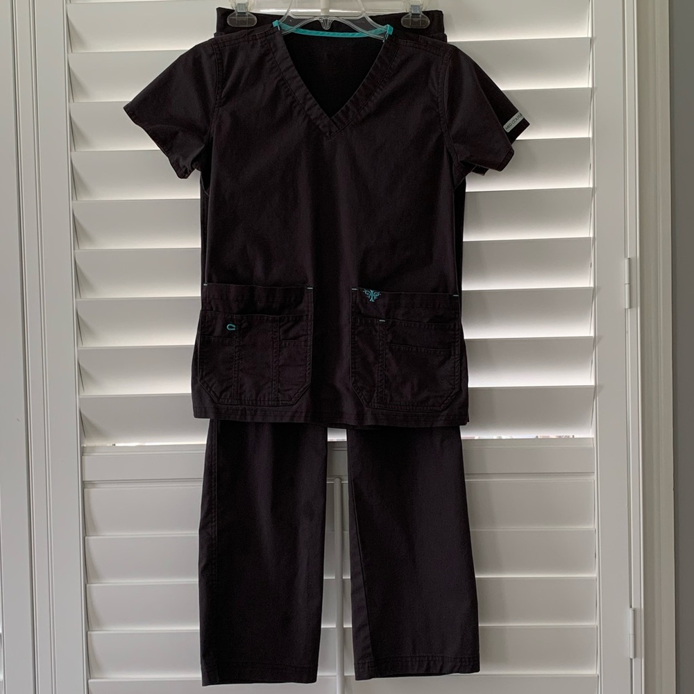 Med Couture E-Z Flex Women’s Scrubs, Size XS